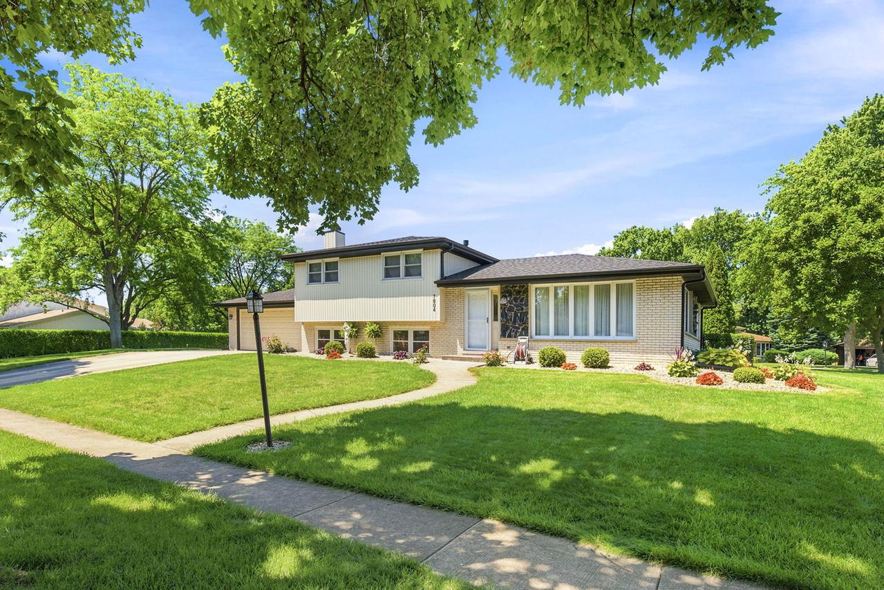 7804 Florence Ave., Darien, IL 60561