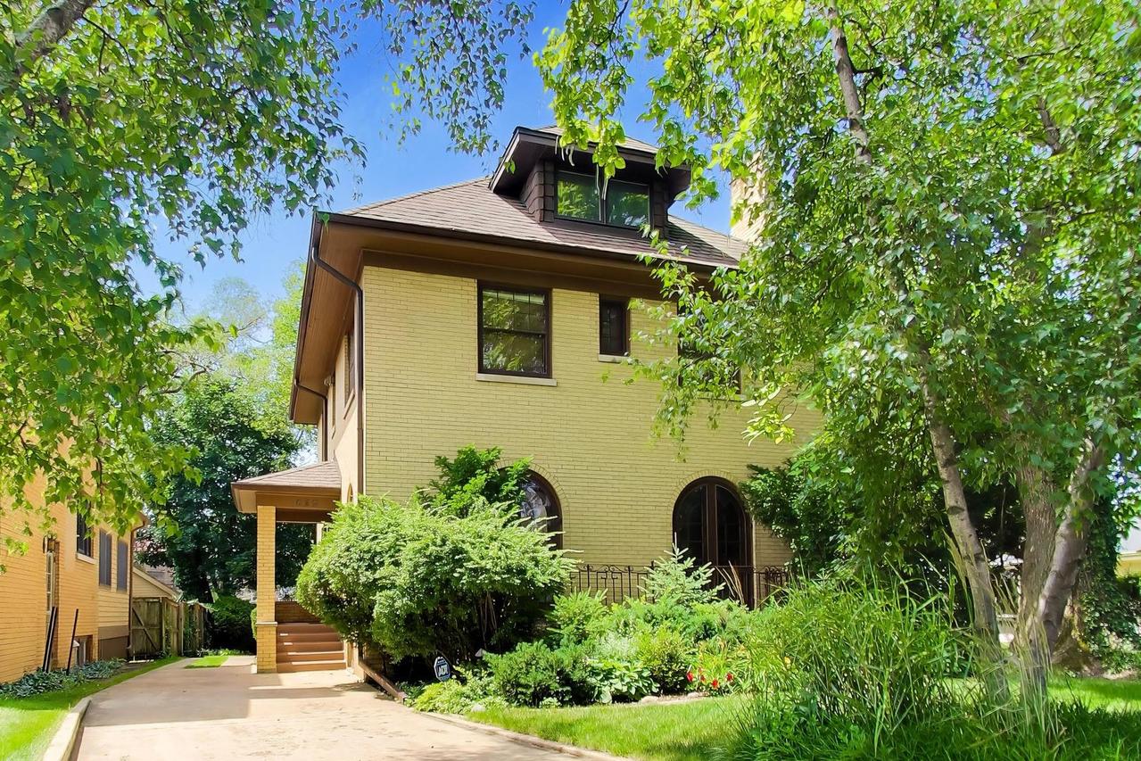 612 Ridge Ave., Evanston, IL 60202