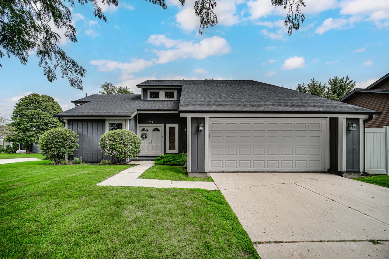 2075 Valley Creek Dr., Elgin, IL 60123