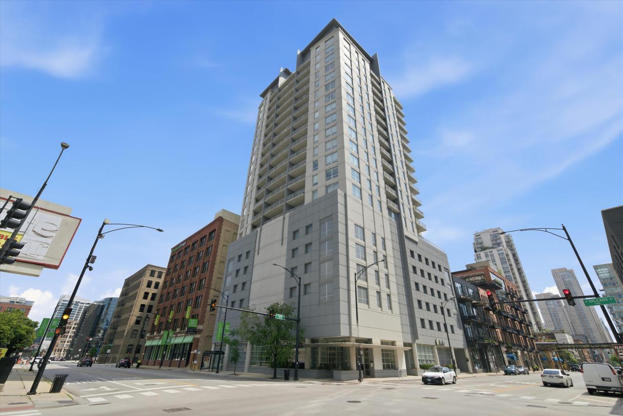 330 W Grand Ave. #1906, Chicago, IL 60654