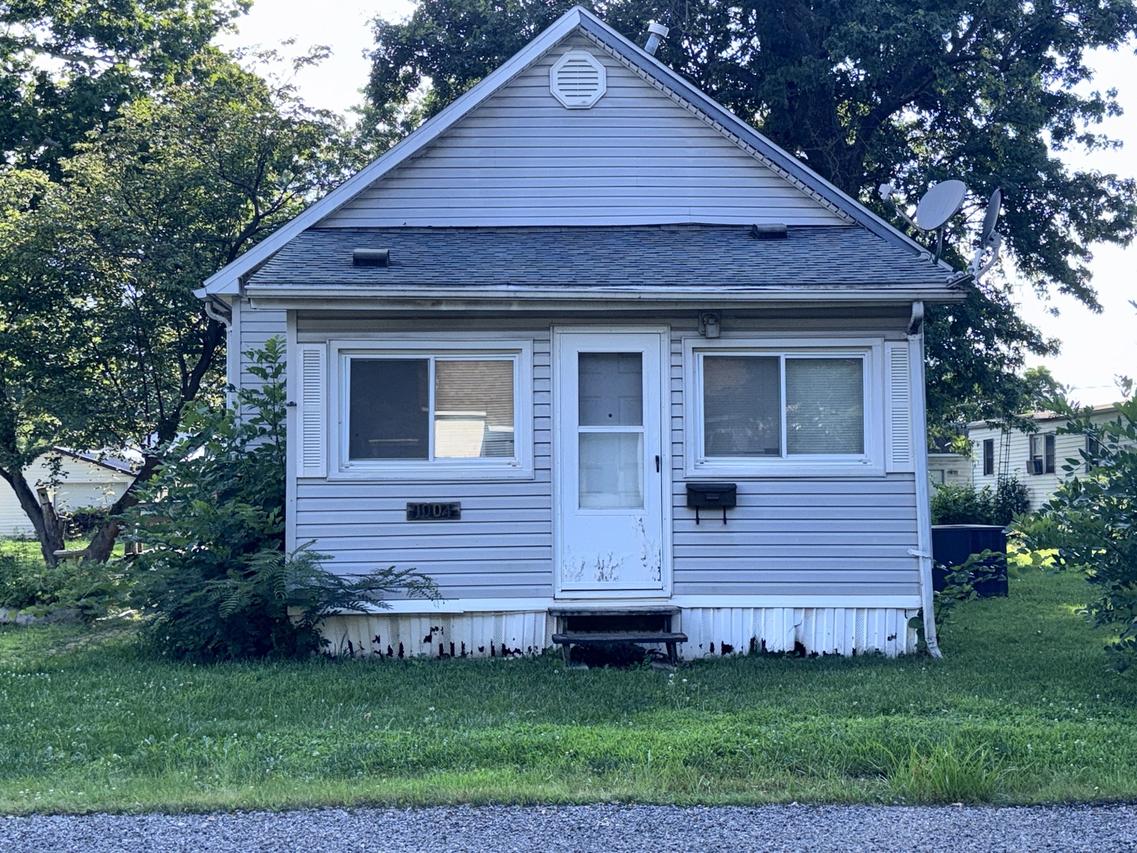 1004 S Cherry St., Centralia, IL 62801