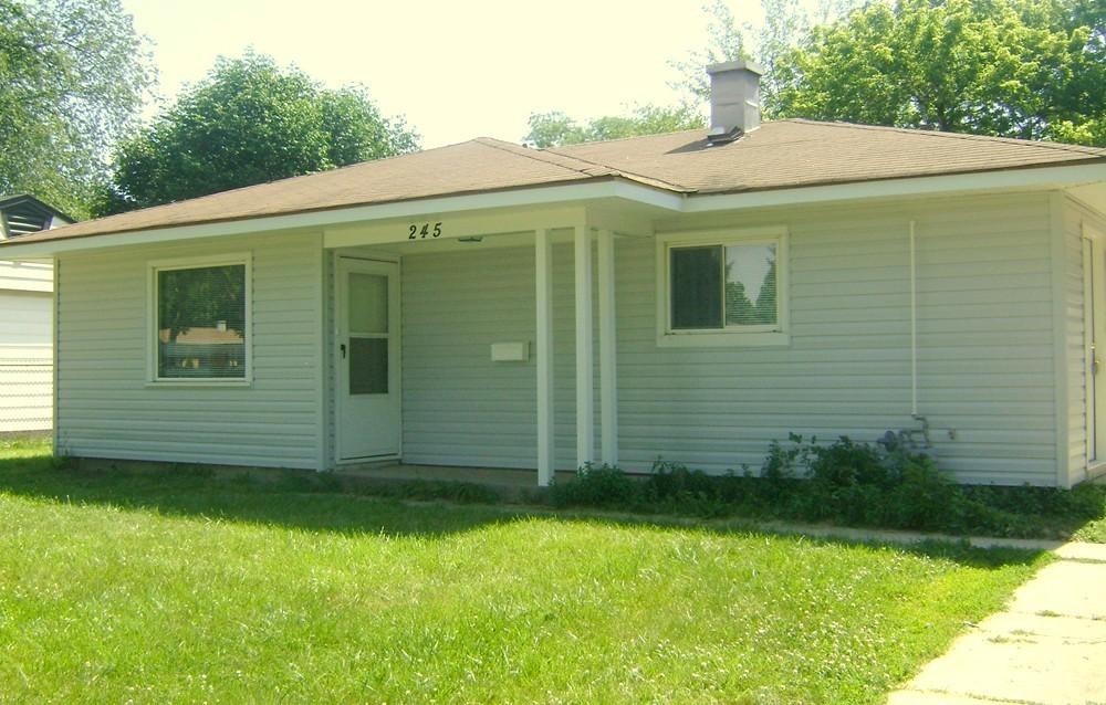 245 E Dennis Rd., Wheeling, IL 60090