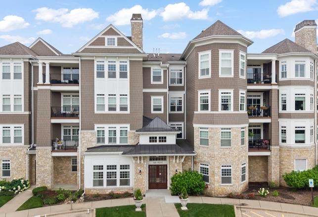 149 W Kennedy Ln. #407, Hinsdale, IL 60521