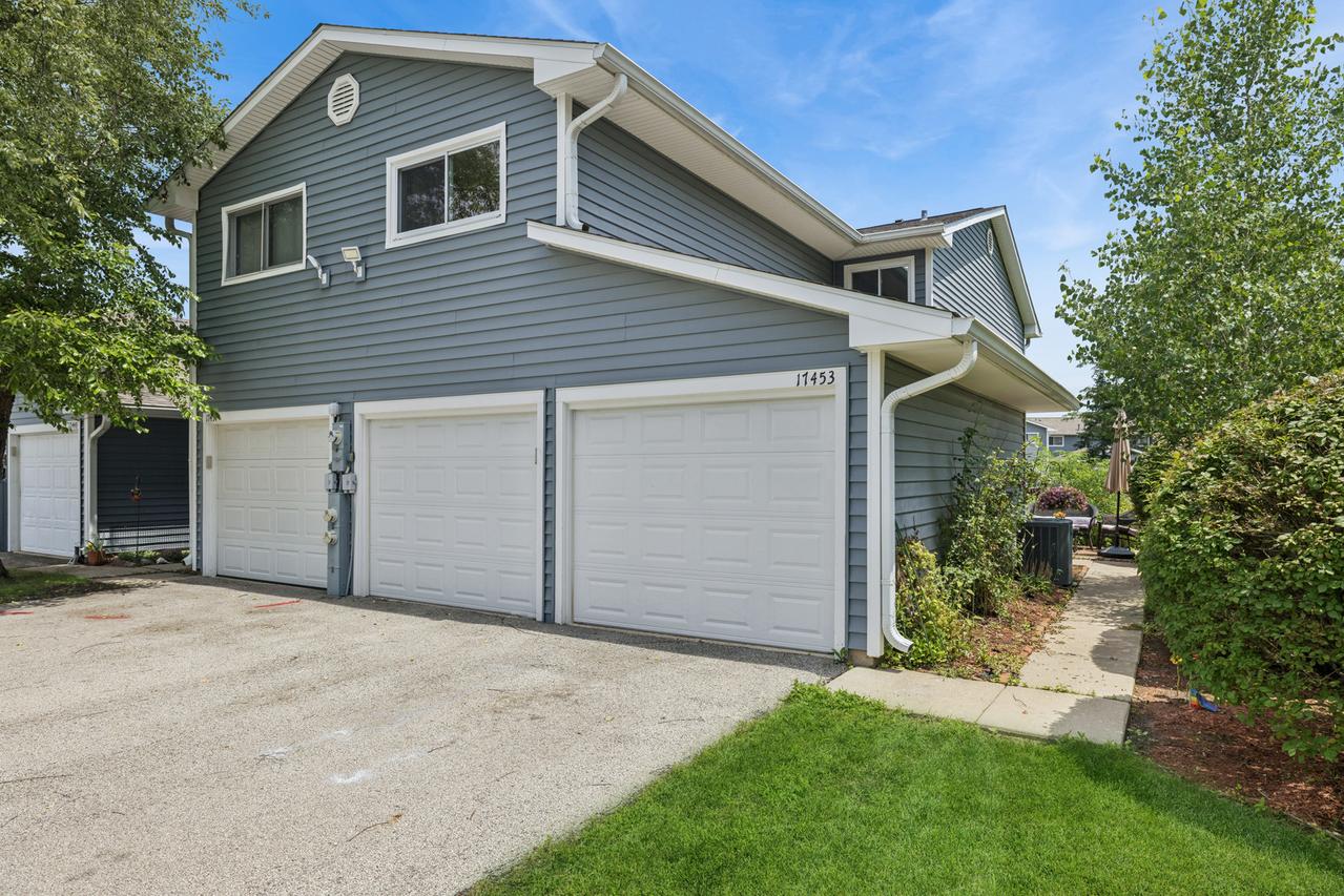 17453 W Chestnut Ln. #12A, Gurnee, IL 60031