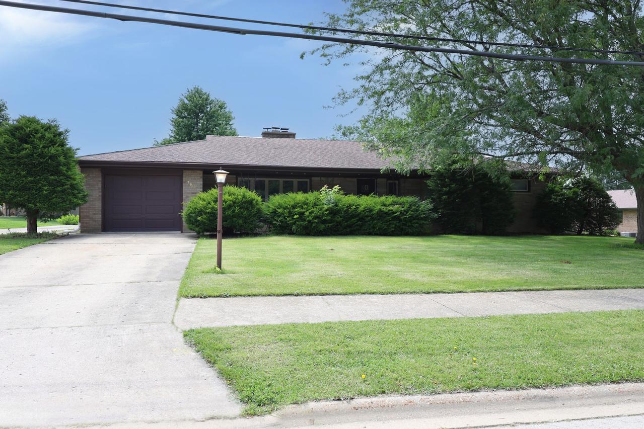 1601 Barthelone St., Crest Hill, IL 60403