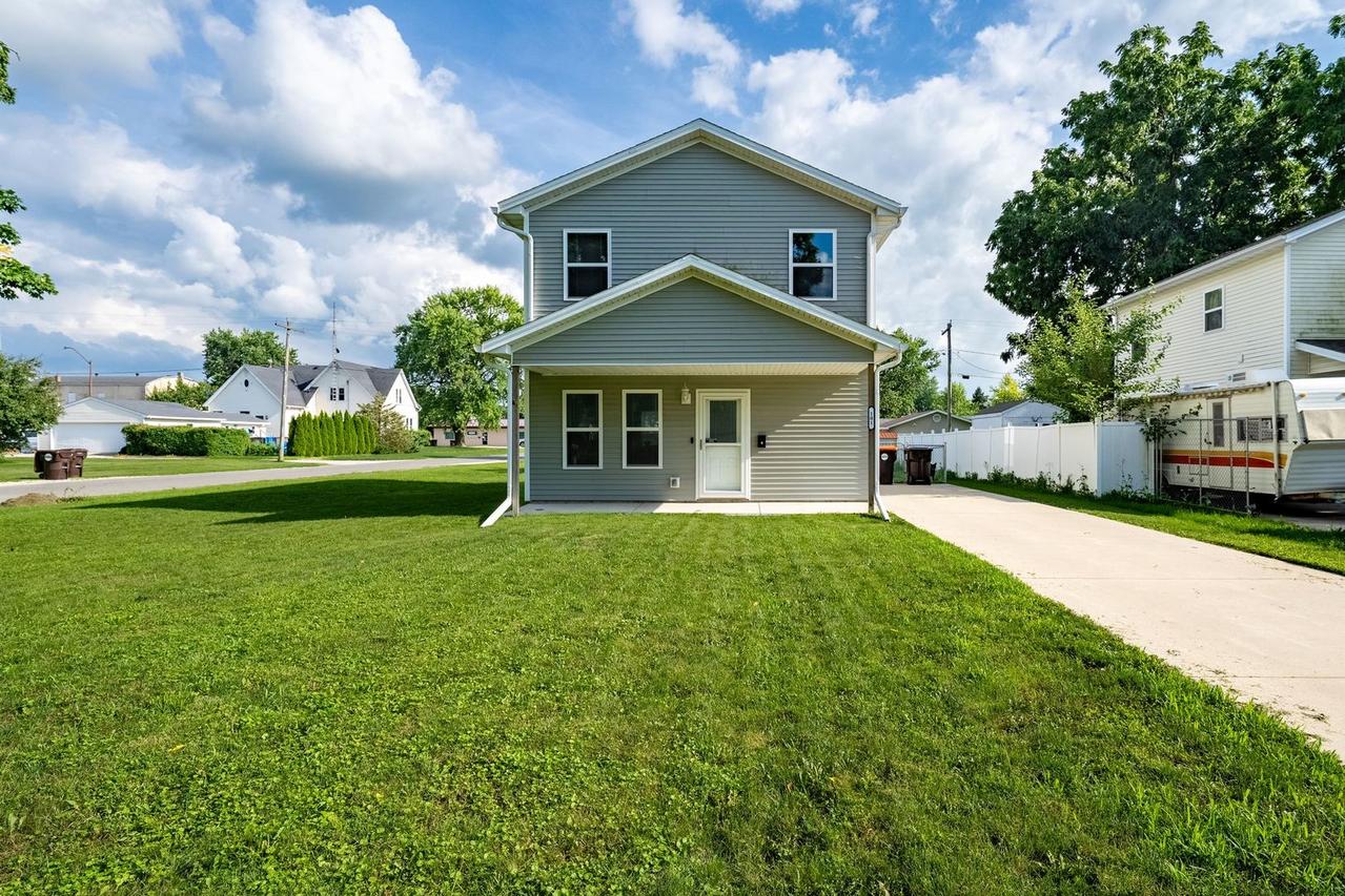 101 W Oak St., Leroy, IL 61752