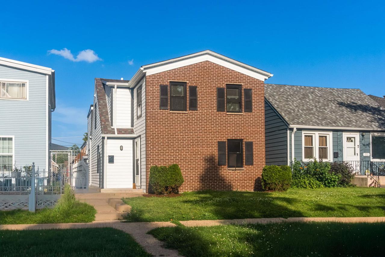 1713 N 36th Ave., Stone Park, IL 60165