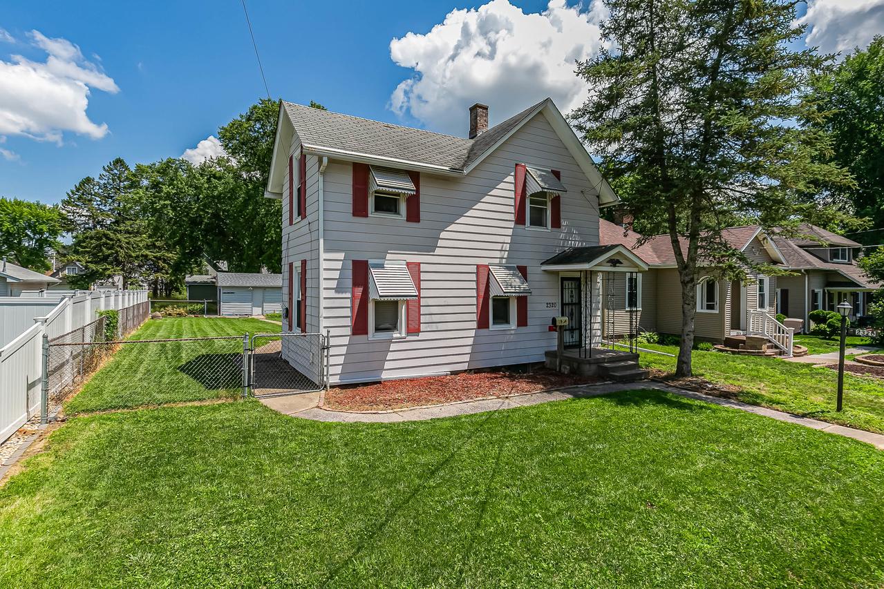 2320 18th Street A, Moline, IL 61265