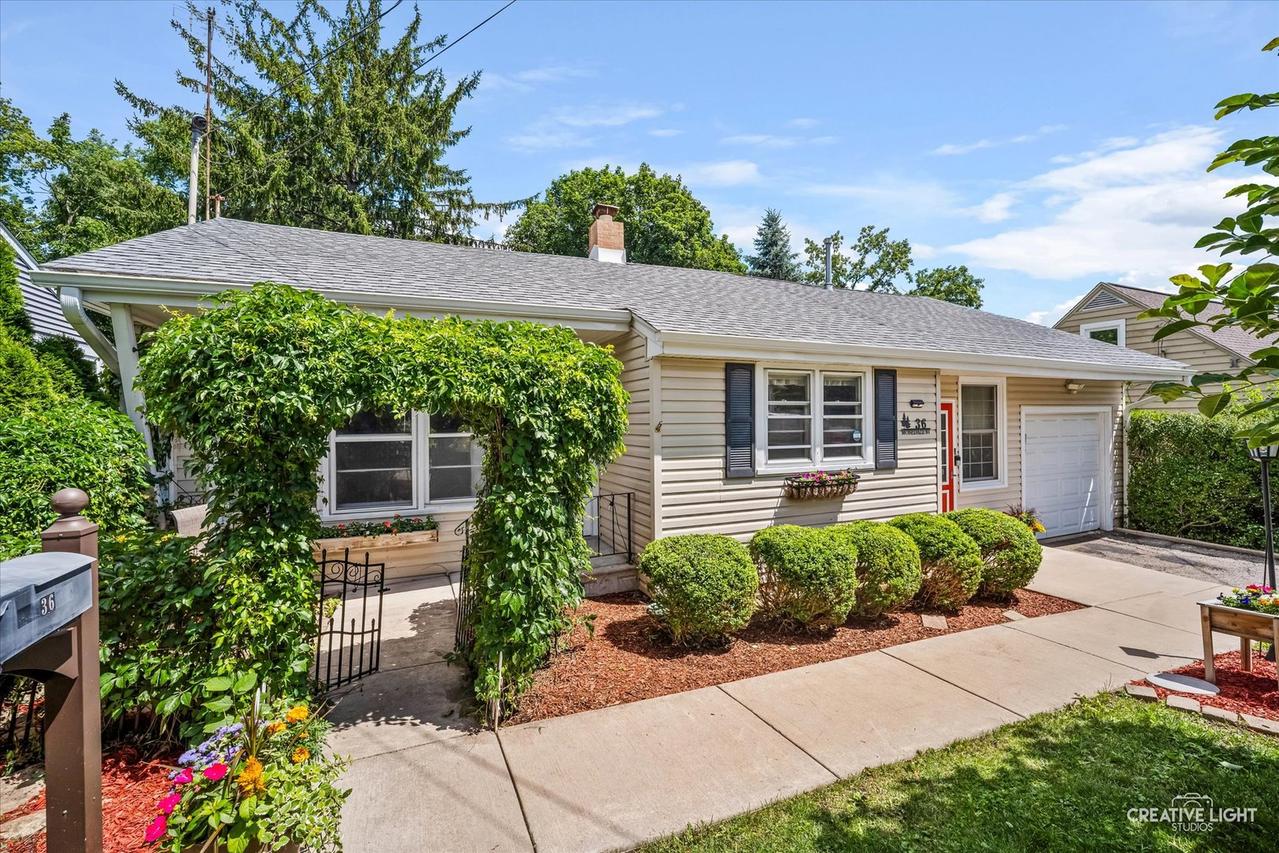 36 Mosedale St., St. Charles, IL 60174