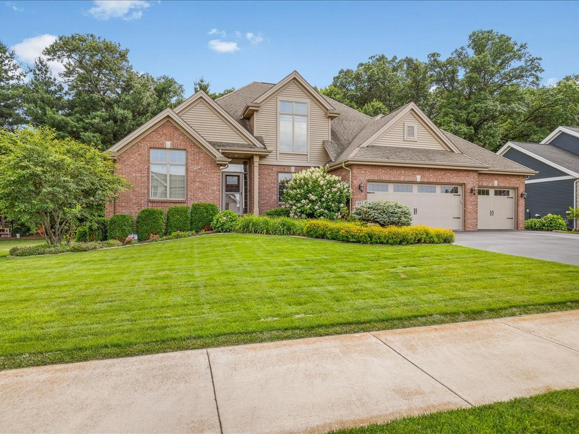 858 Freedlund Dr., Rockton, IL 61072
