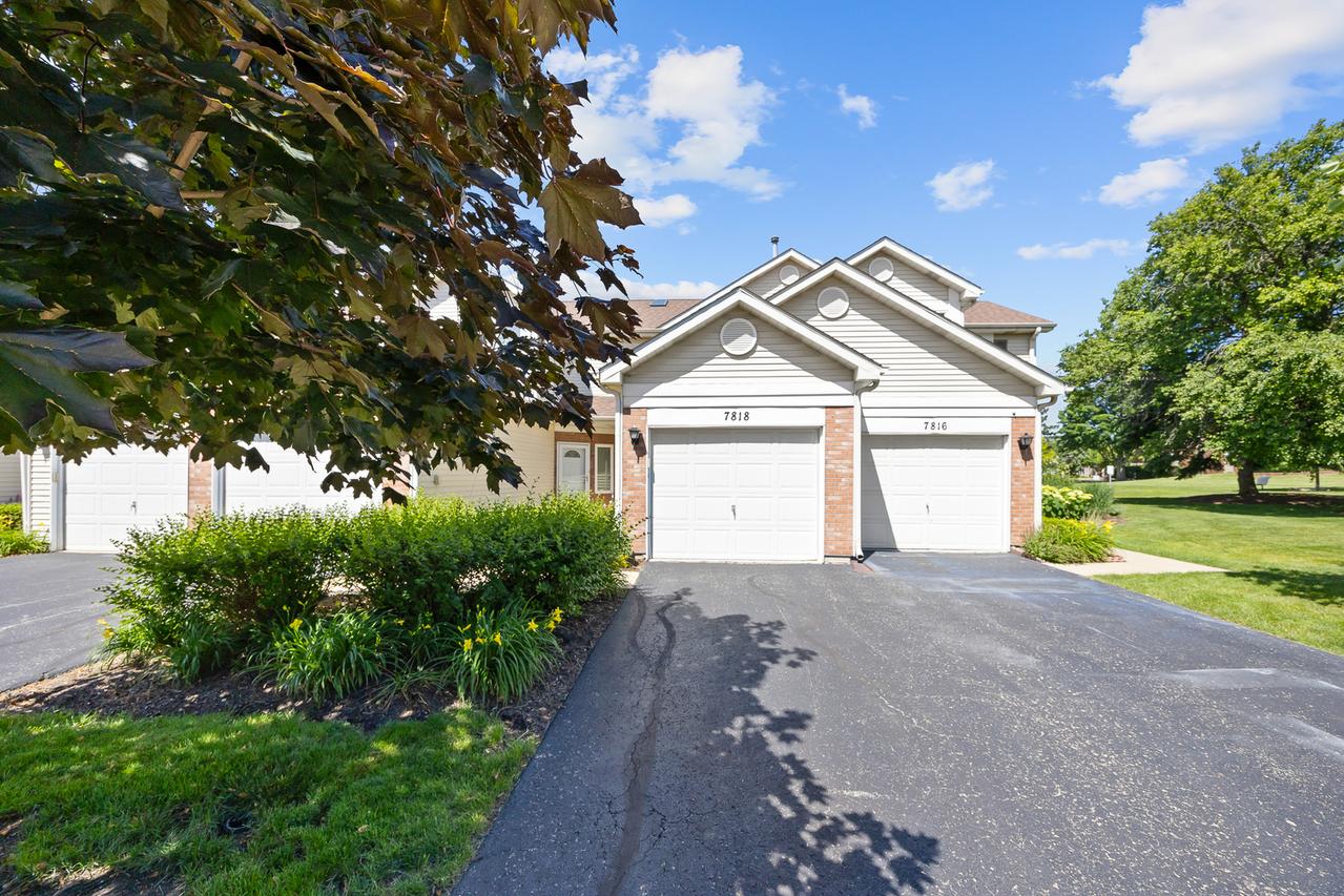 7818 Darien Lake Dr., Darien, IL 60561