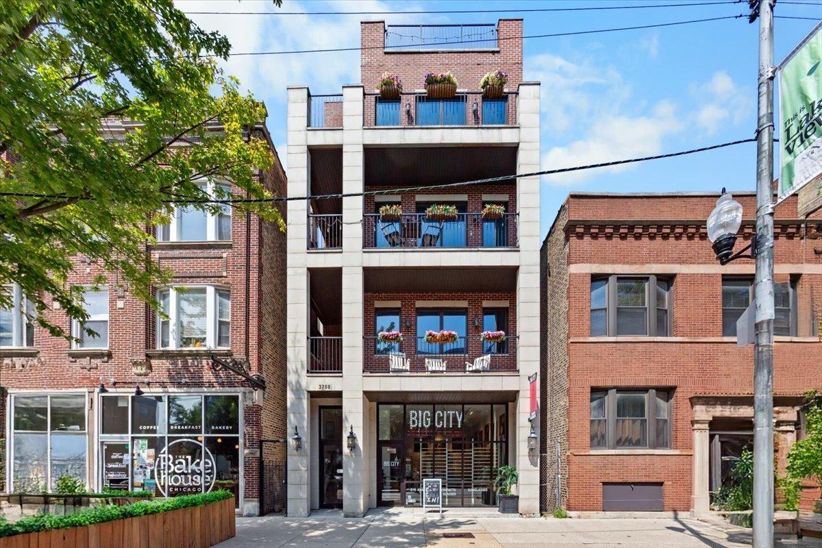 3708 N Southport Ave. #4, Chicago, IL 60613