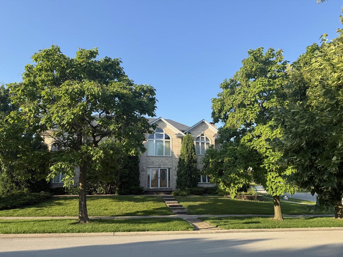1004 Saddle Ln., Lemont, IL 60439