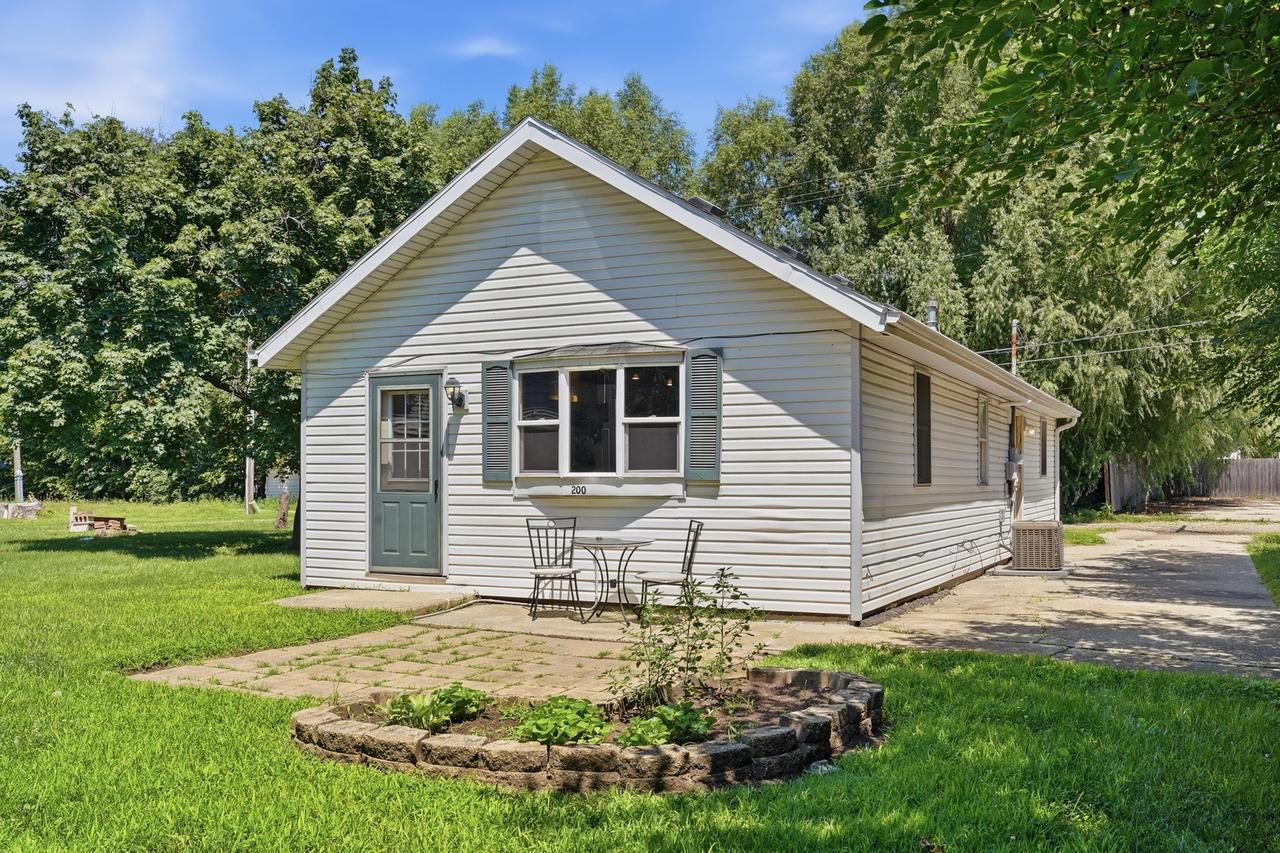 200 W 15th St., Rock Falls, IL 61071