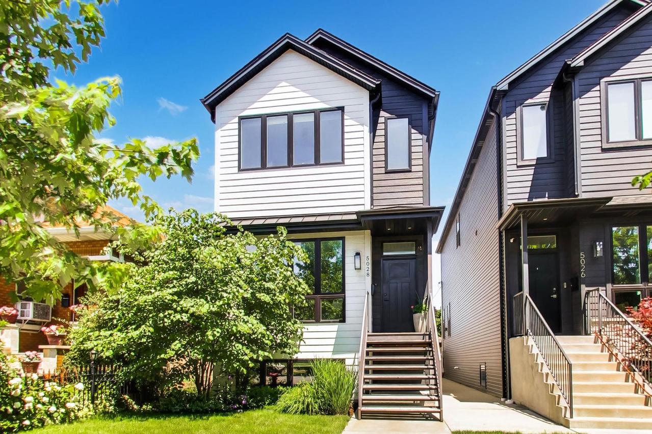 5028 W Ainslie St., Chicago, IL 60630