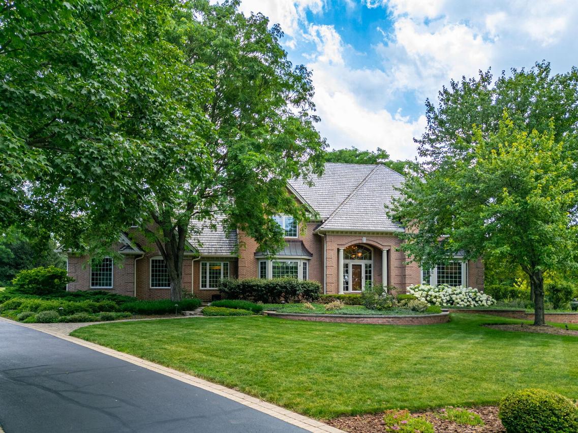 27033 W Coventry Ct., Lake Barrington, IL 60010