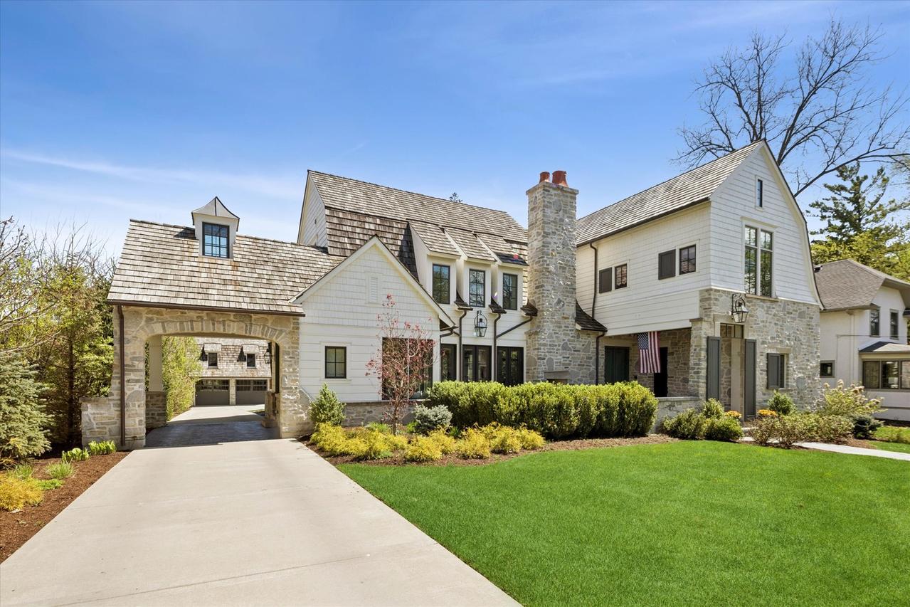 281 Forest Ave., Glen Ellyn, IL 60137