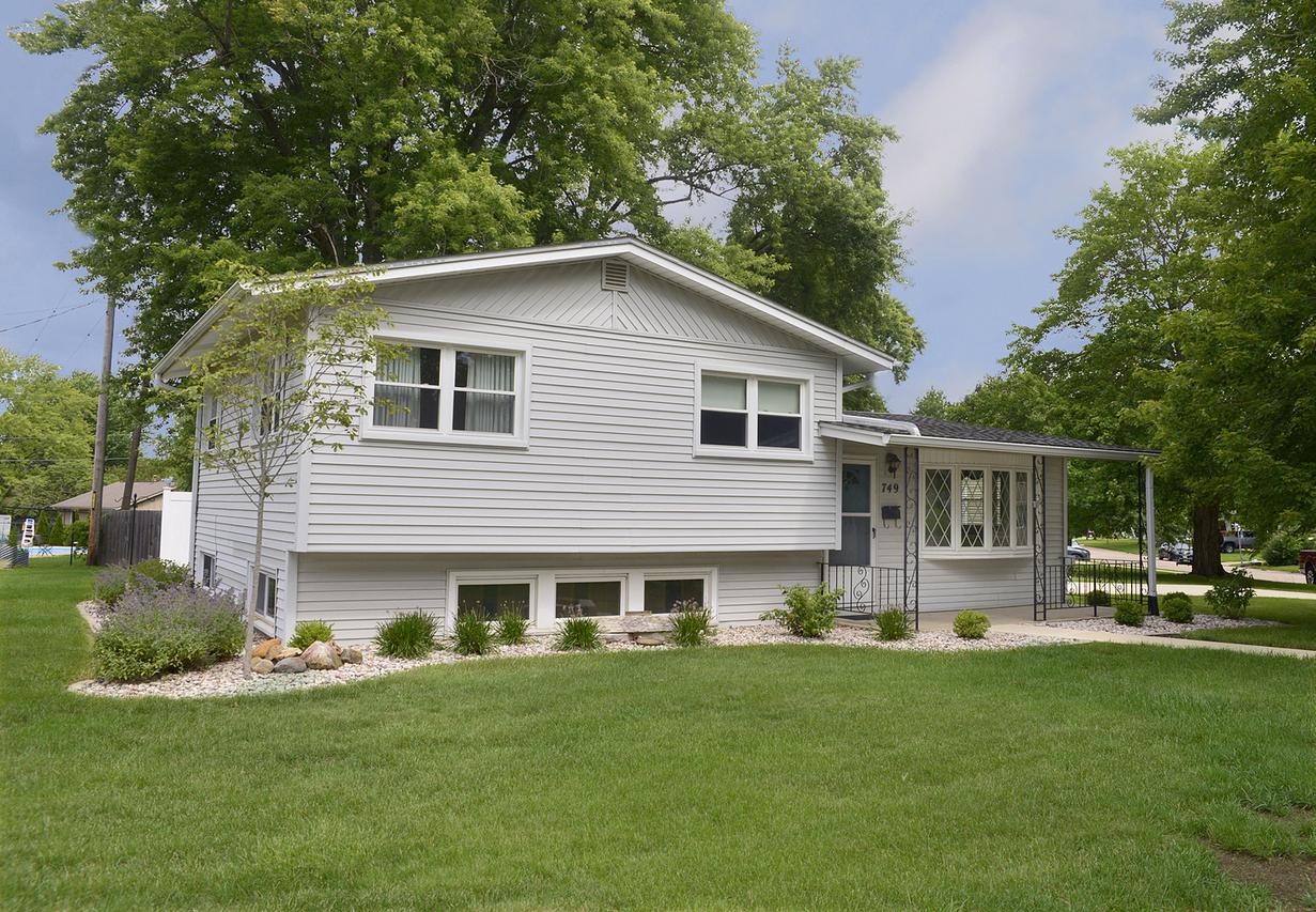 749 Fort St., Ottawa, IL 61350