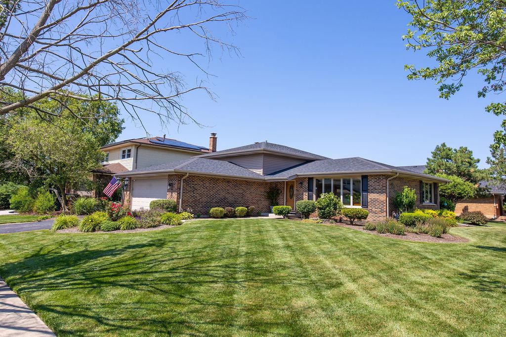 17207 Valley Dr., Tinley Park, IL 60487