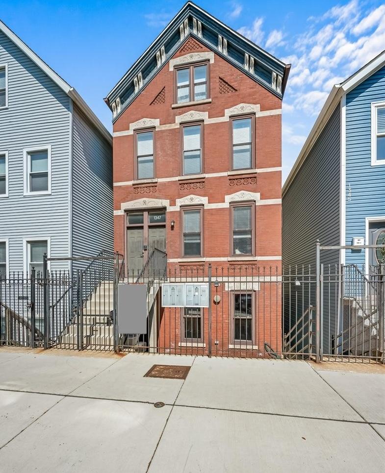 1347 N Greenview Ave. #1F, Chicago, IL 60642