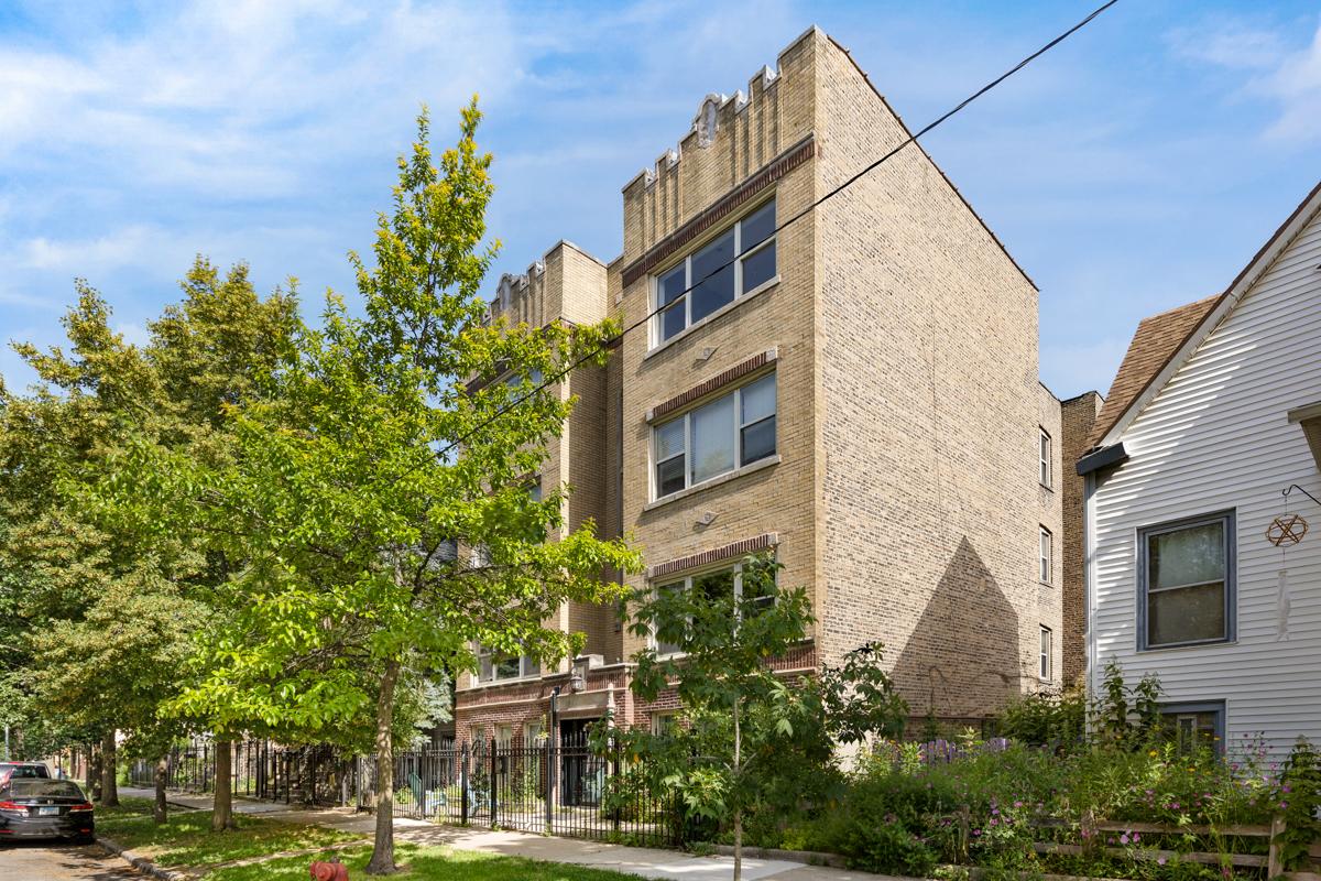 3558 W Shakespeare St. #3E, Chicago, IL 60647
