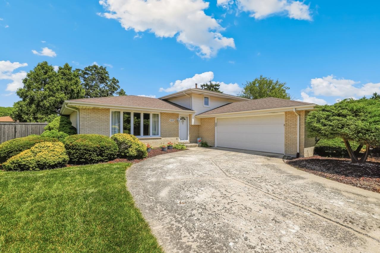 8840 Terry Dr., Orland Park, IL 60462