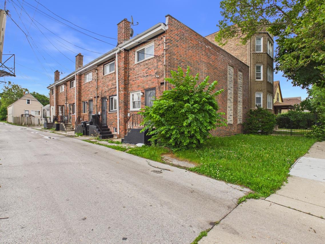 7915 S Saginaw Ave. #F, Chicago, IL 60617