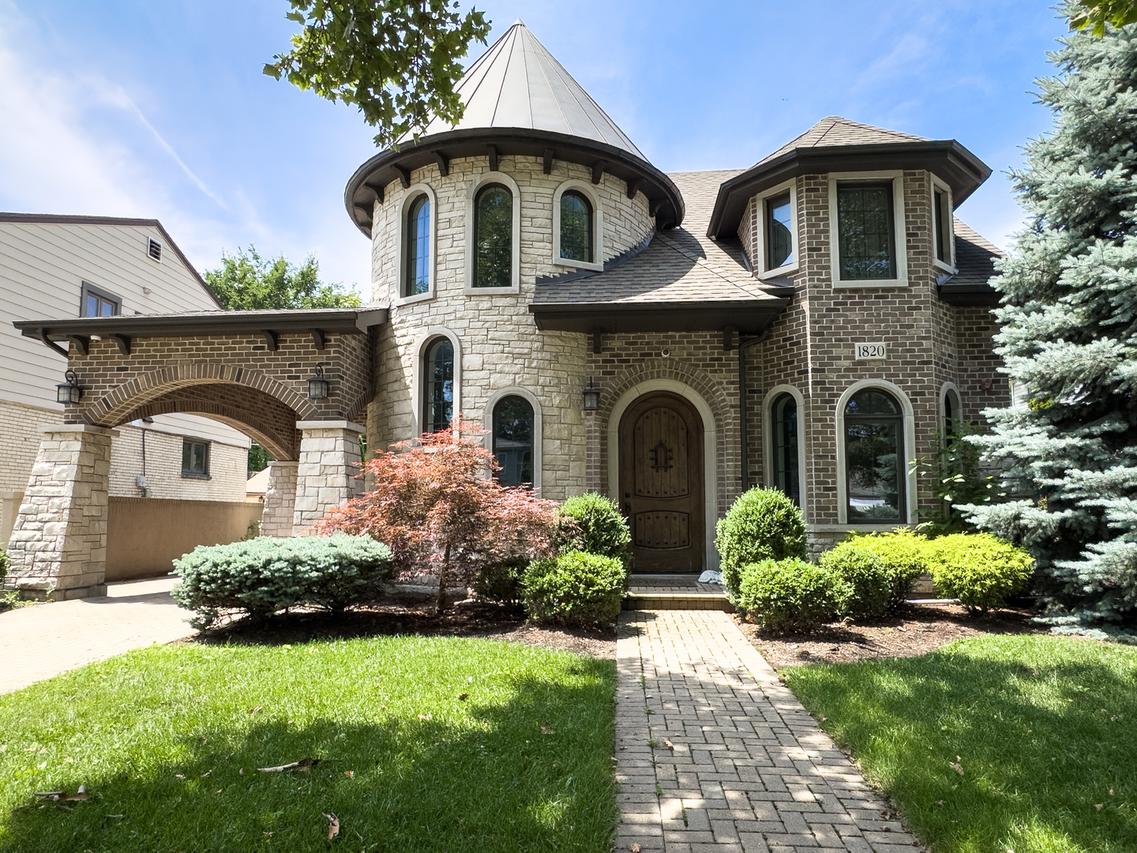 1820 Brophy Ave., Park Ridge, IL 60068
