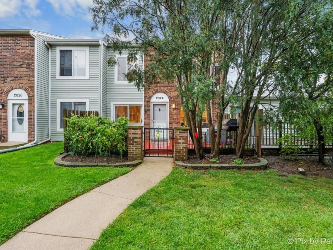 2024 Sudbury Dr., Hoffman Estates, IL 60169