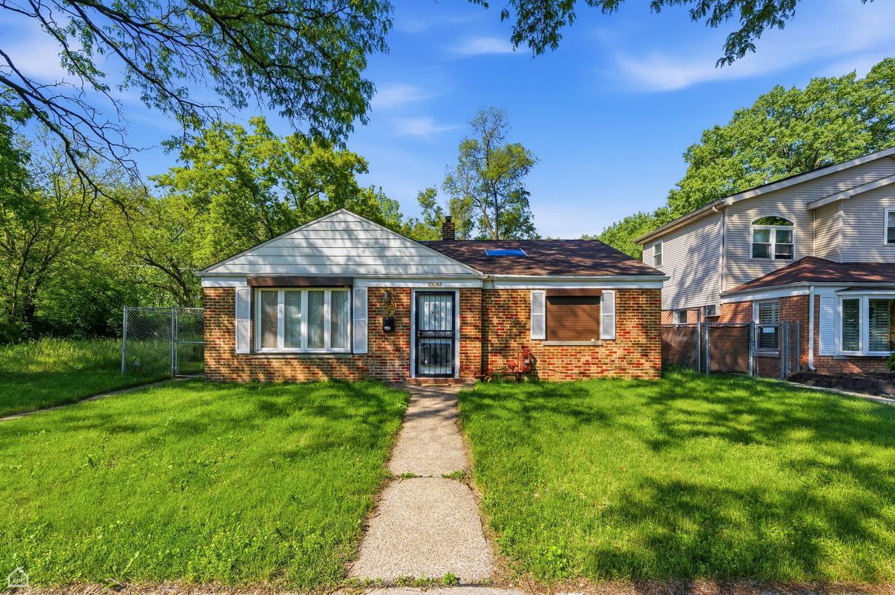10066 S Van Vlissingen Rd., Chicago, IL 60617