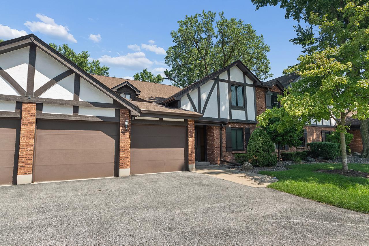 11141 Cottonwood Dr. #18D, Palos Hills, IL 60465