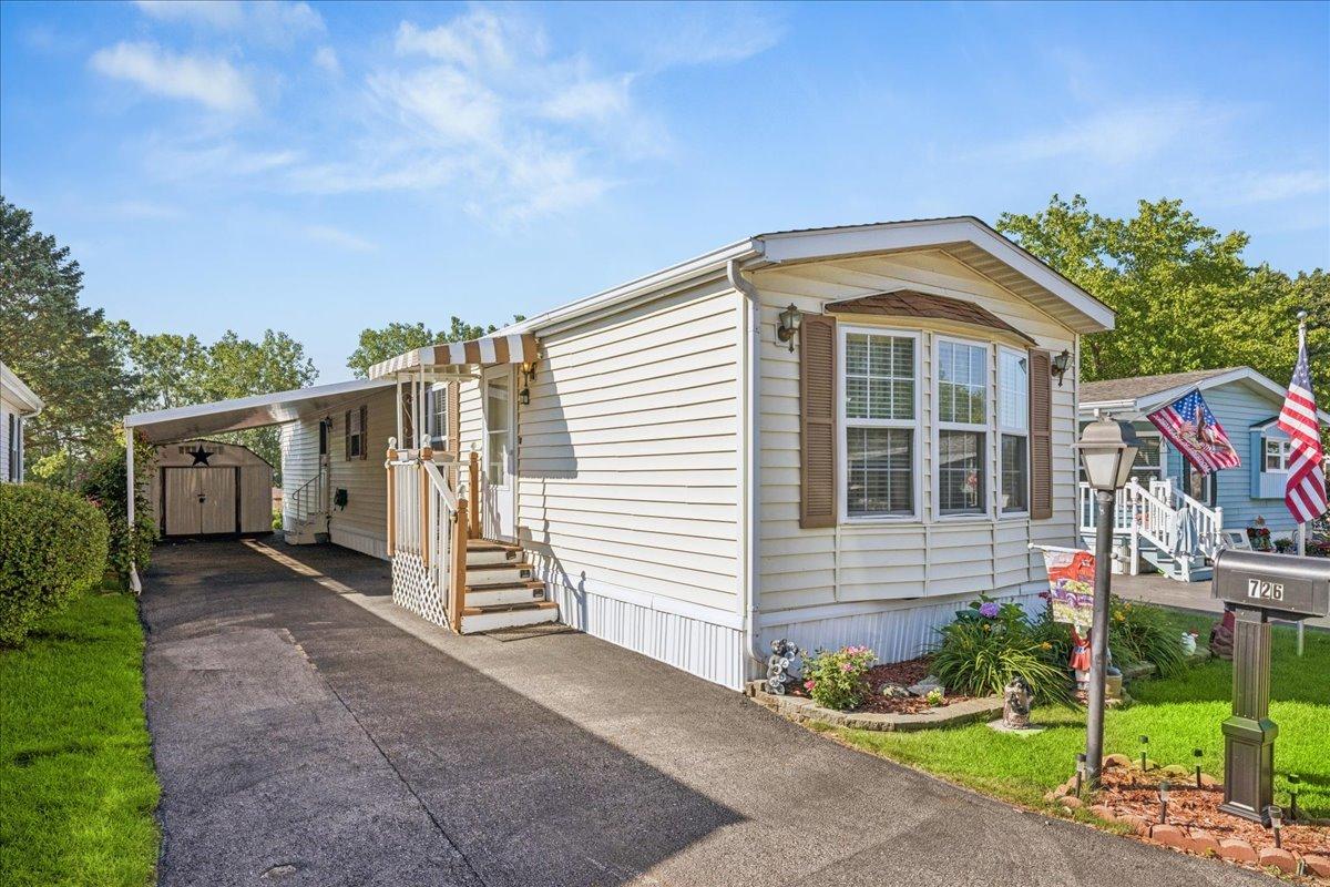 726 Hillcrest Ln., Crystal Lake, IL 60014