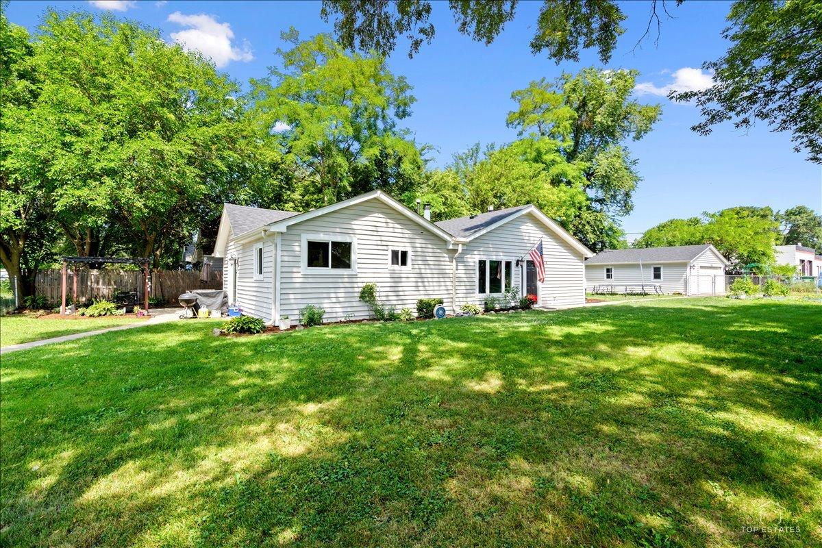 7604 E Sunset Dr., Wonder Lake, IL 60097