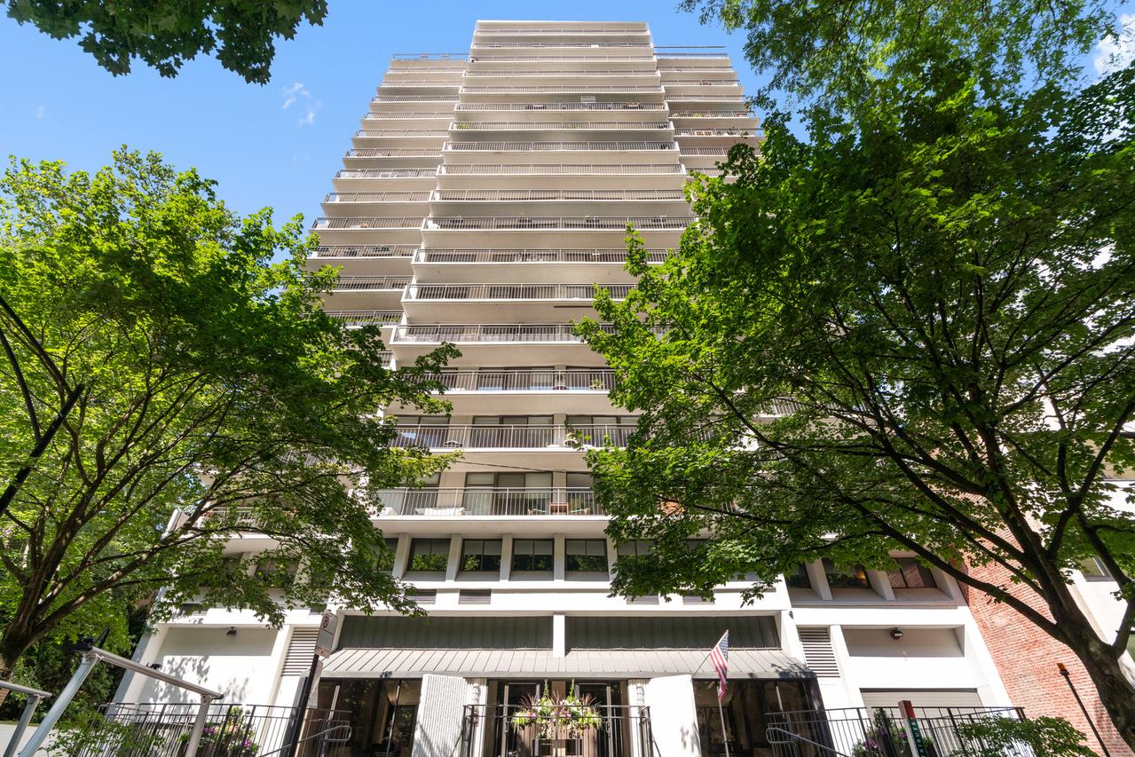 1430 N Astor St. #5C, Chicago, IL 60610