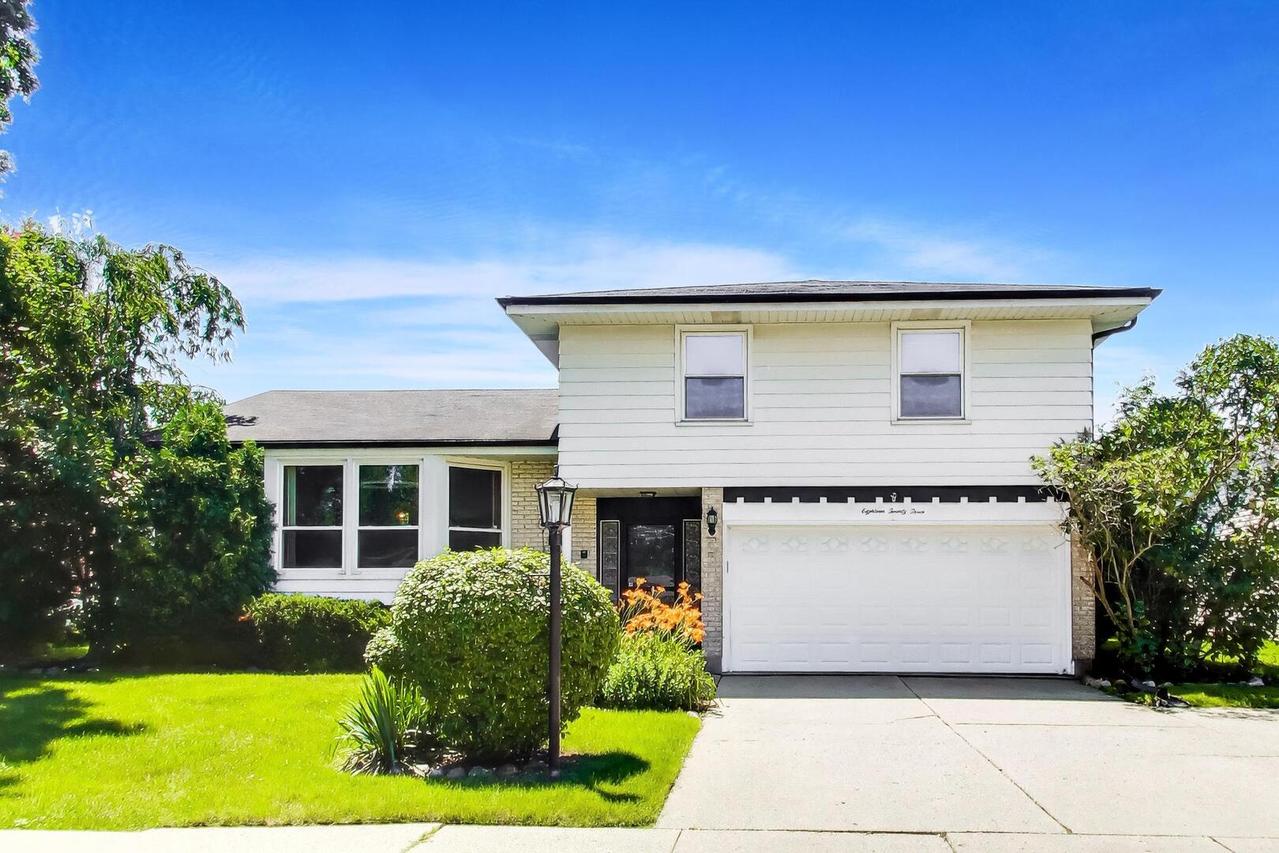 1823 E Camp Mcdonald Rd., Mount Prospect, IL 60056