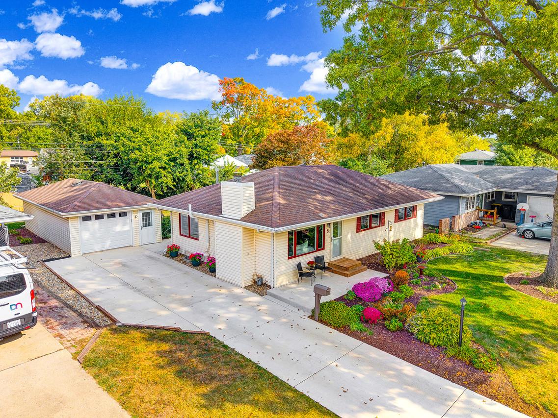 6 Wilmette Dr., Normal, IL 61761