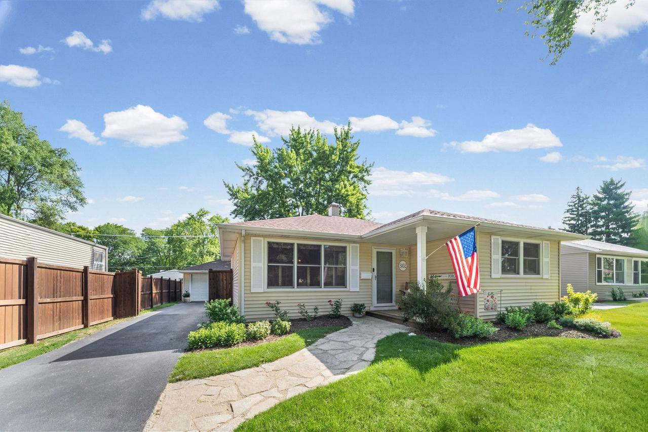 3102 Swallow Ln., Rolling Meadows, IL 60008