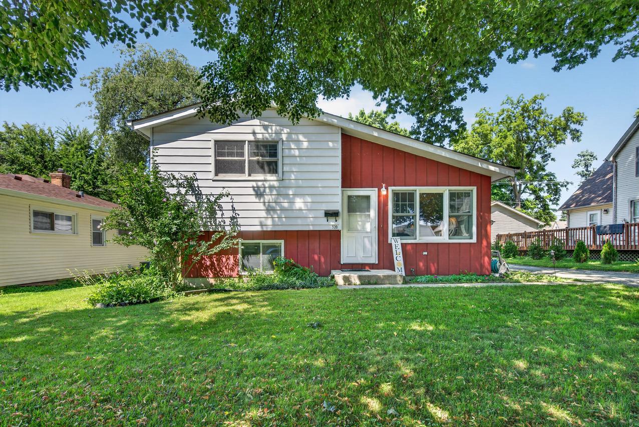 320 Barber St., West Chicago, IL 60185