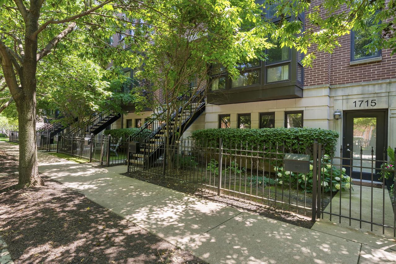 1715 W George St., Chicago, IL 60657