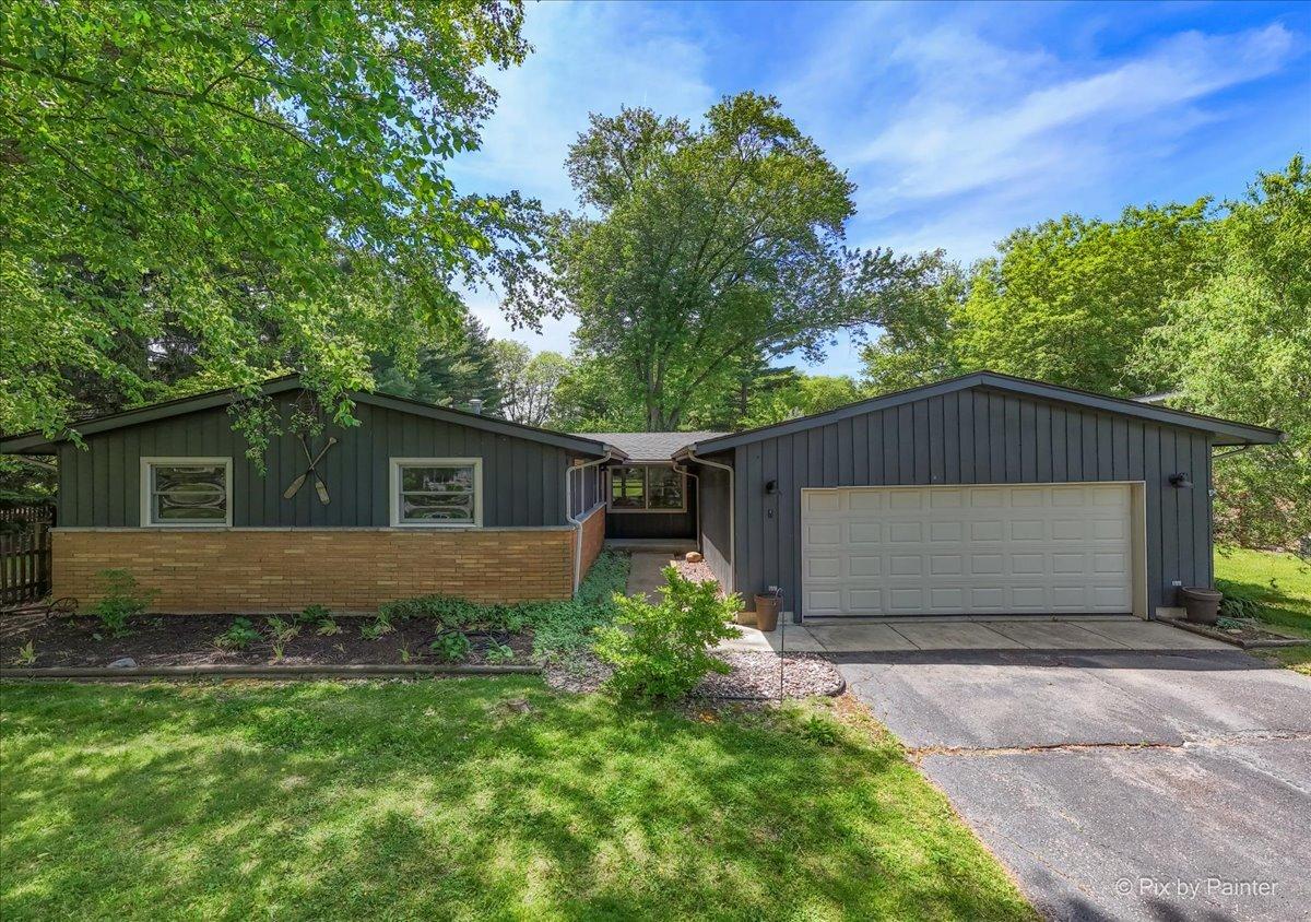 3403 Cove Ct., Johnsburg, IL 60051