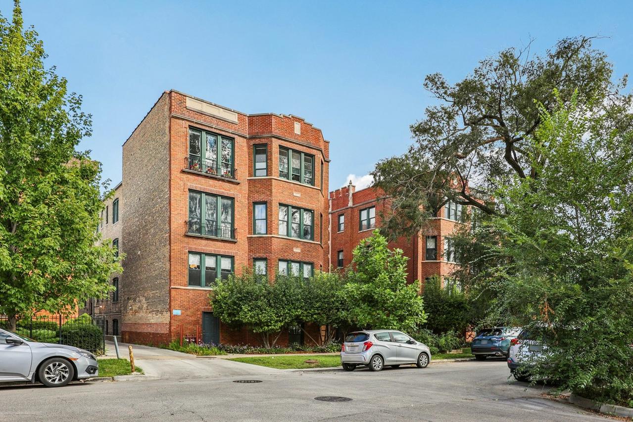 3128 W Carmen Ave. #1, Chicago, IL 60625