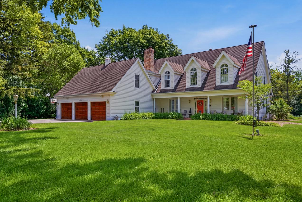 233 Valley Rd., Trout Valley, IL 60013