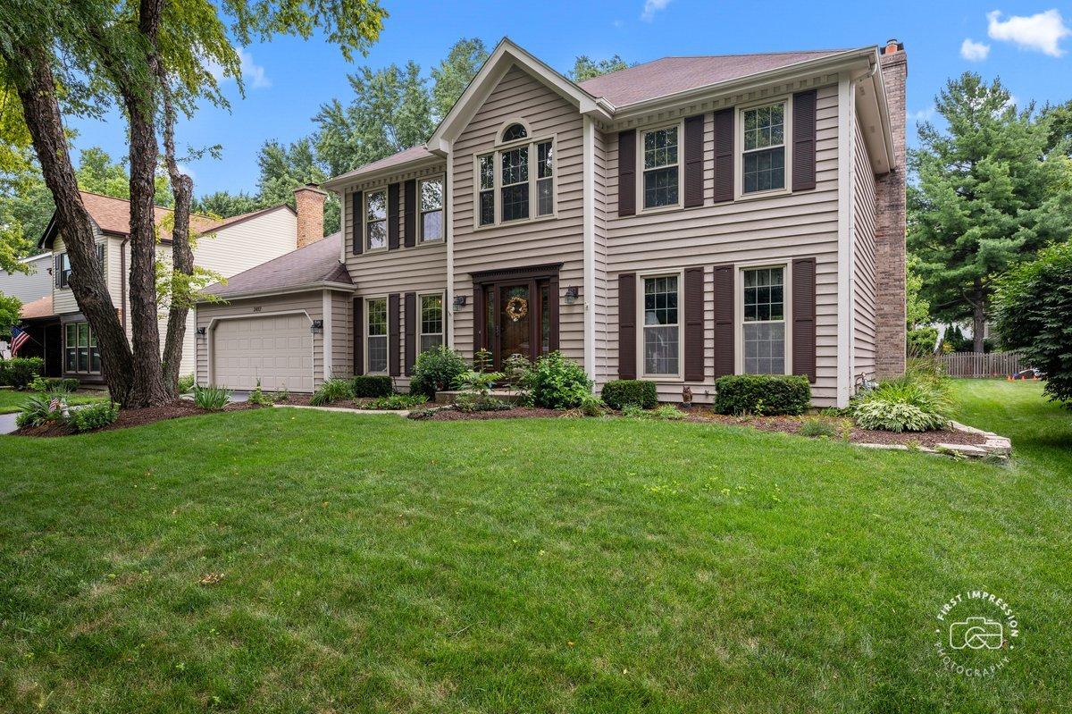 2412 Barkdoll Rd., Naperville, IL 60565