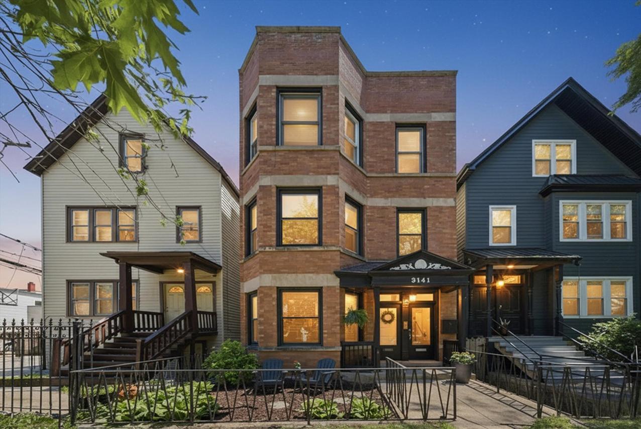 3141 N Oakley Ave., Chicago, IL 60618
