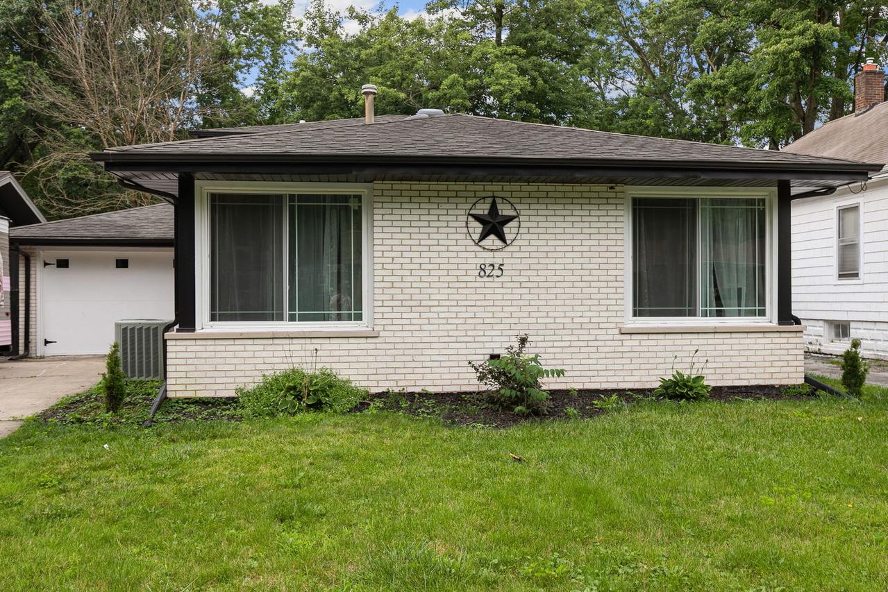 825 Cherry Ln., Thornton, IL 60476