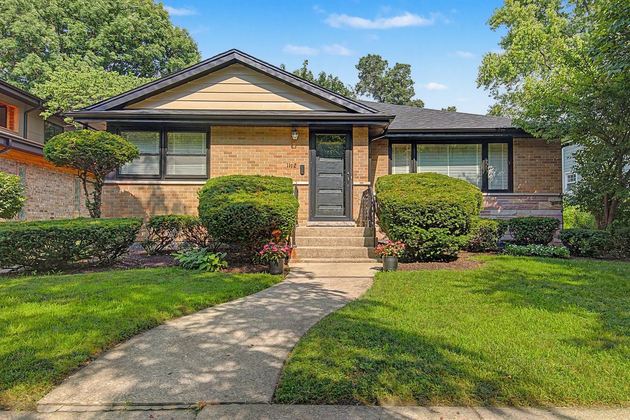1112 S Maple Ave., Oak Park, IL 60304