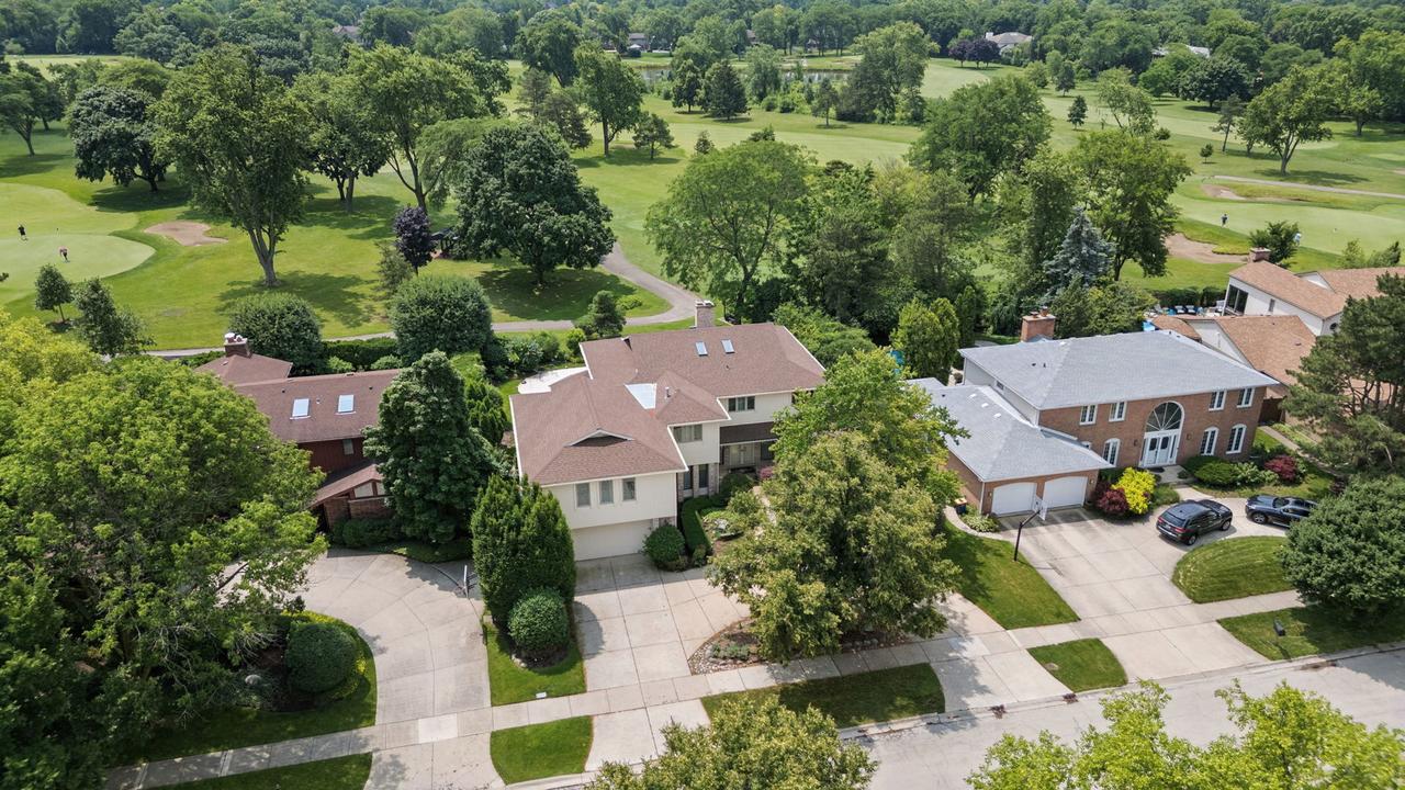 3639 Pebble Beach Rd., Northbrook, IL 60062
