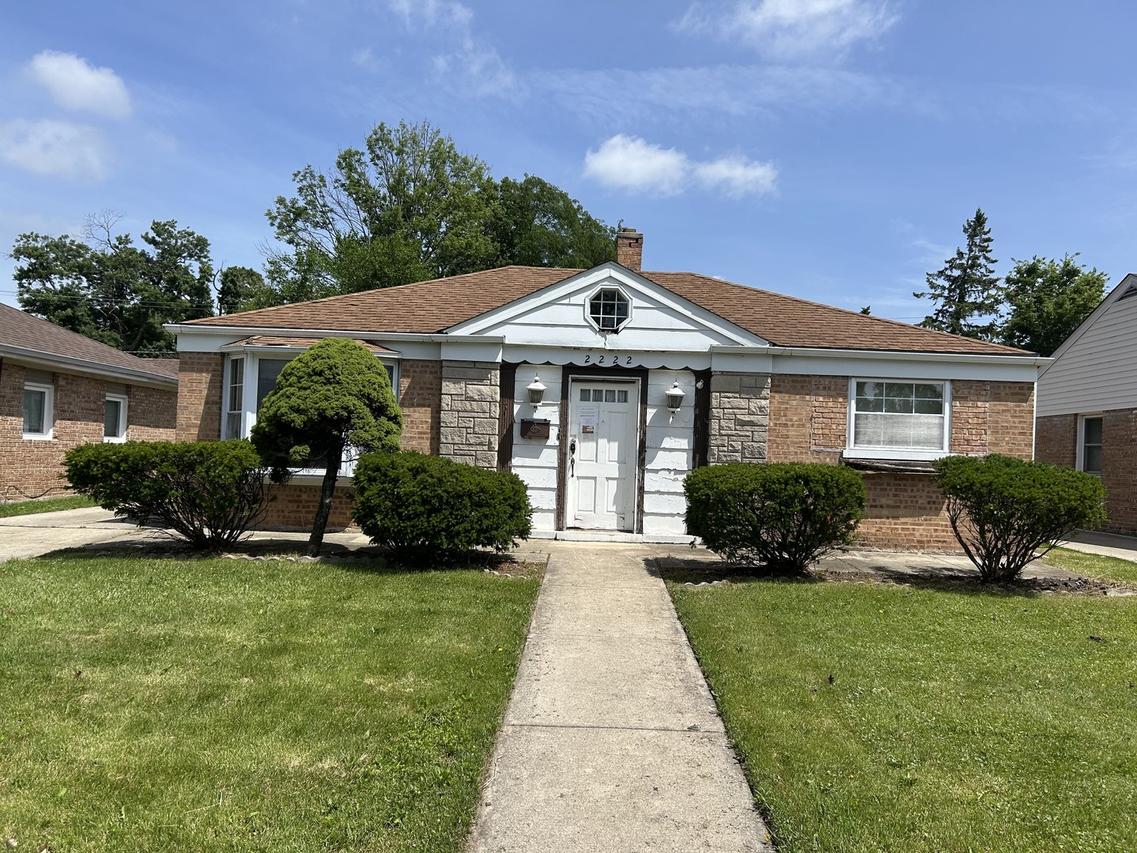2222 Spruce Rd., Homewood, IL 60430