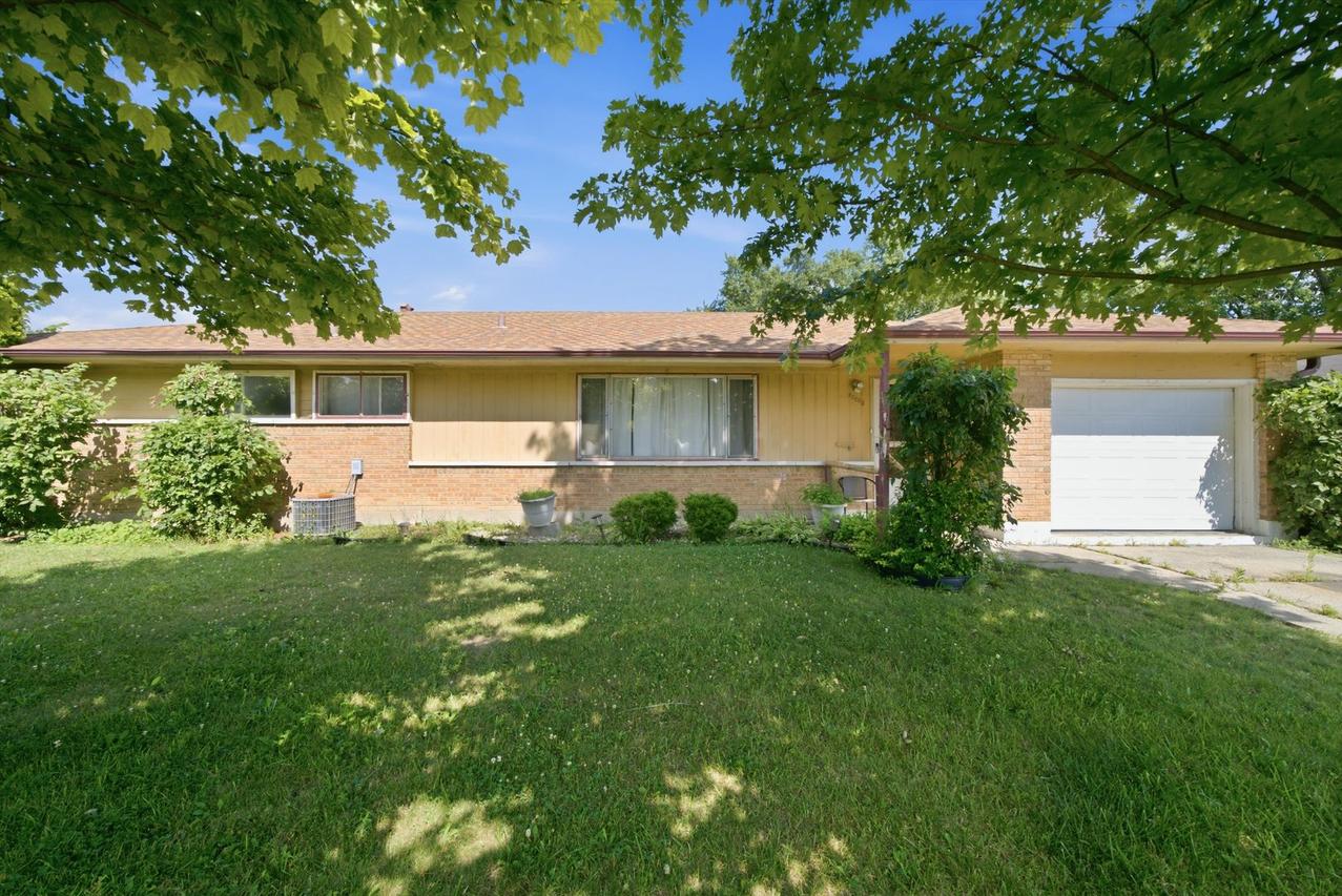 22205 Central Park Ave., Park Forest, IL 60466
