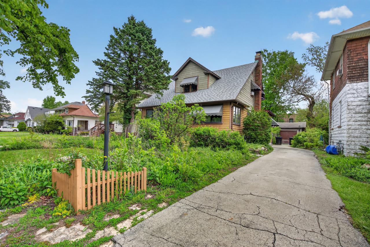 11427 S Longwood Dr., Chicago, IL 60643